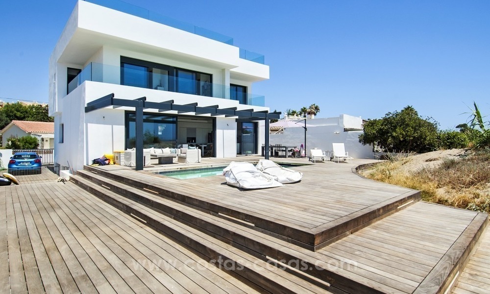 Villa moderne en bord de mer à vendre à Marbella avec vue sur la Méditerranée 1222
