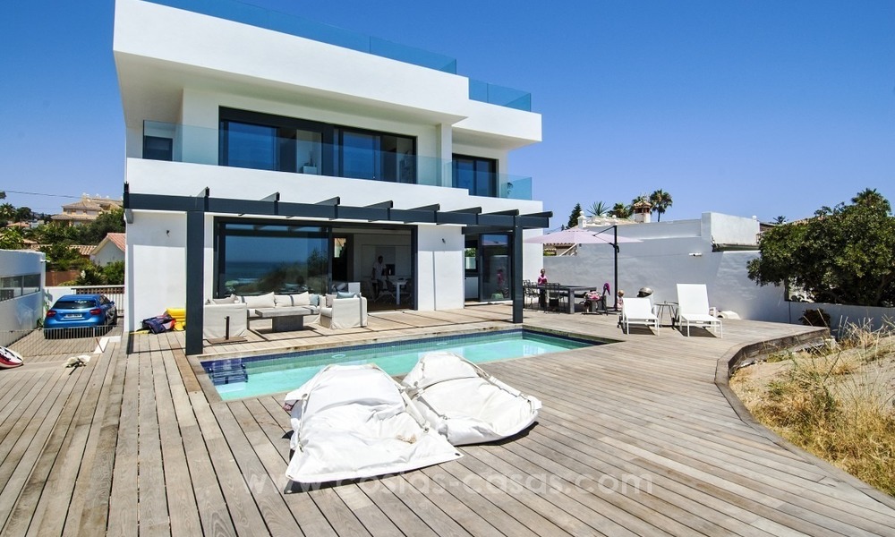 Villa moderne en bord de mer à vendre à Marbella avec vue sur la Méditerranée 1223