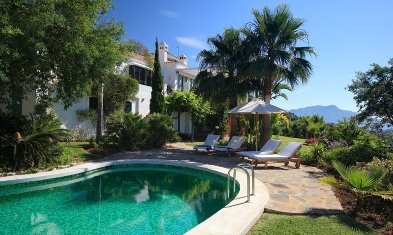 Villa exclusive à vendre dans un complexe de golf dans la zone de Marbella - Benahavis 2