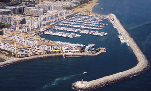 À vendre: Magasin - locaux commerciaux - à louer à Puerto Banús - Marbella 