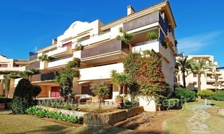 Appartement de luxe en première ligne de plage à vendre sur la nouvelle Mille d’ Or entre Puerto Banus - Marbella et le centre d'Estepona 0