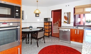 Appartement penthouse à vendre en seconde ligne de plage dans un complexe sur la nouvelle Mille d' Or, Marbella - Estepona 4