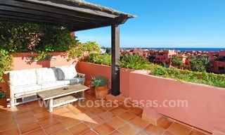 Appartement penthouse à vendre en seconde ligne de plage dans un complexe sur la nouvelle Mille d' Or, Marbella - Estepona 0