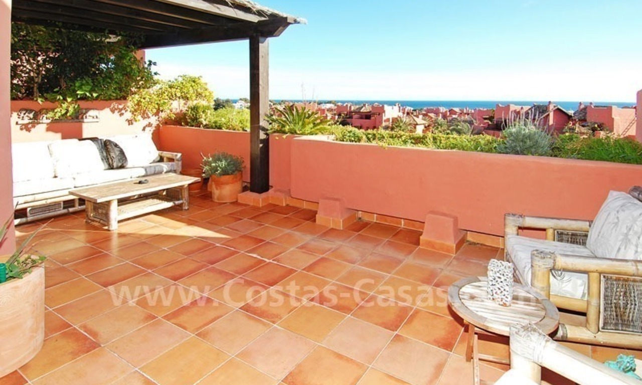 Appartement penthouse à vendre en seconde ligne de plage dans un complexe sur la nouvelle Mille d' Or, Marbella - Estepona 1
