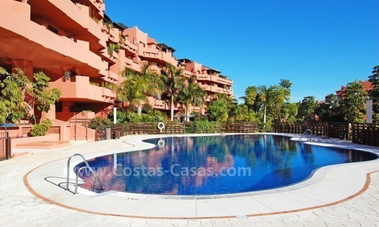 Appartement penthouse à vendre en seconde ligne de plage dans un complexe sur la nouvelle Mille d' Or, Marbella - Estepona 16