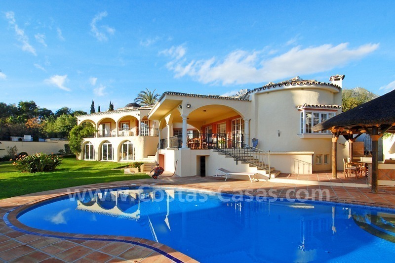 Villa andalouse à vendre sur la Mille d' Or à Marbella