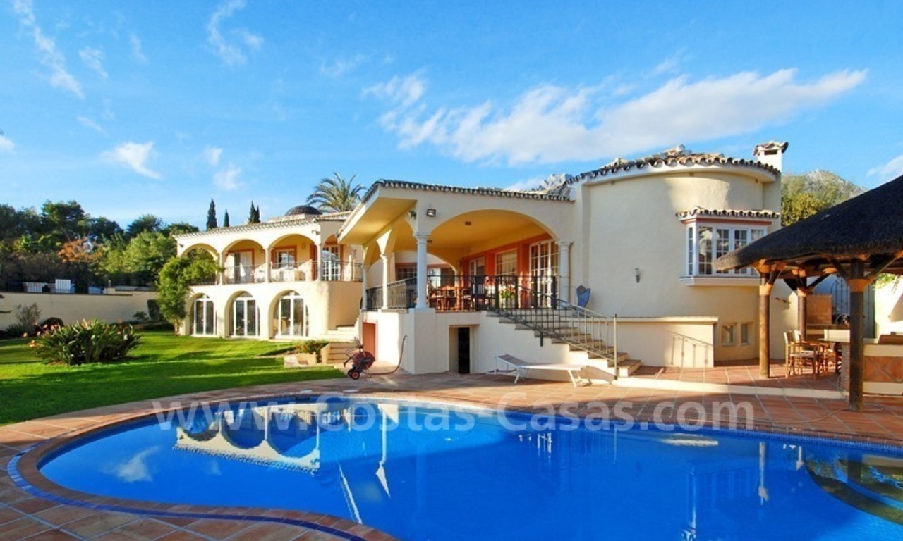 Villa andalouse à vendre sur la Mille d' Or à Marbella 0