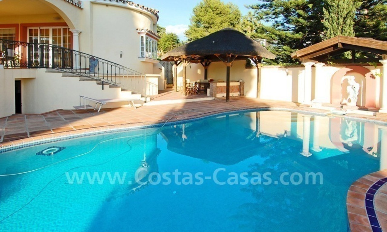 Villa andalouse à vendre sur la Mille d' Or à Marbella 1