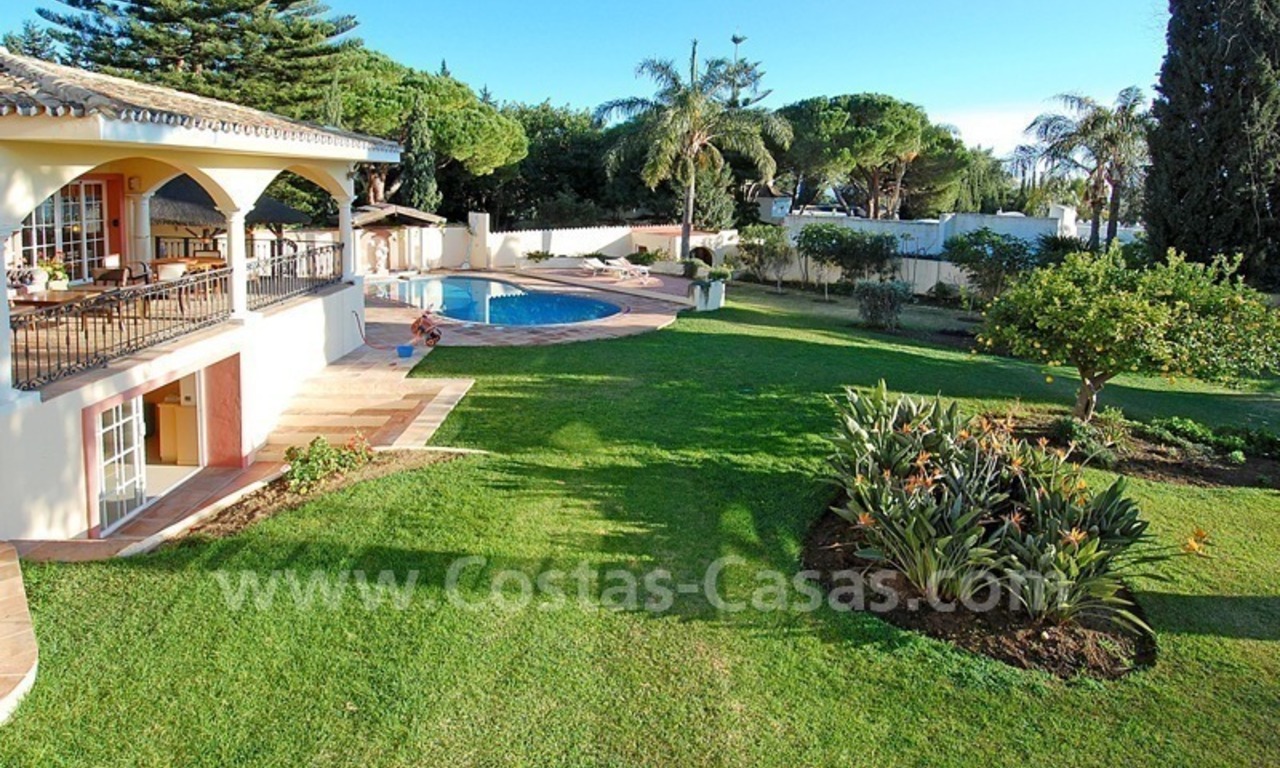 Villa andalouse à vendre sur la Mille d' Or à Marbella 3