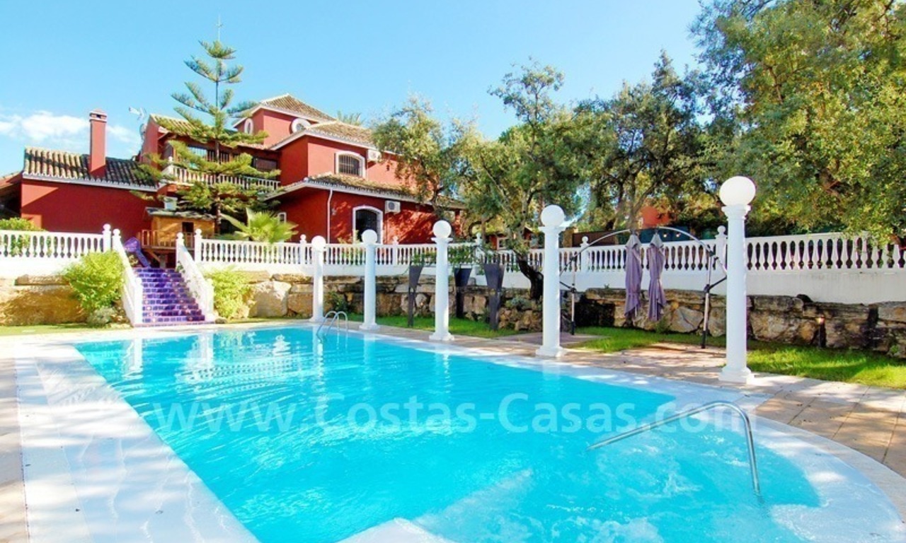 Villa rustique à vendre à Marbella avec la possibilité de construire un petit hotel ou B&B 0