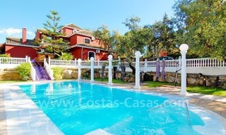 Villa rustique à vendre à Marbella avec la possibilité de construire un petit hotel ou B&B 0