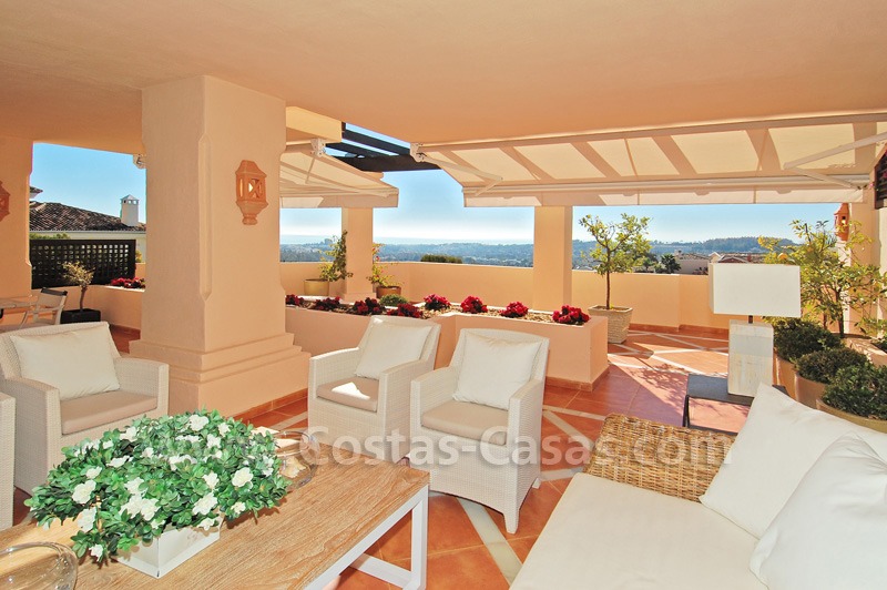 Large rez de chaussée élevé de luxe à vendre dans Nueva Andalucía - Marbella