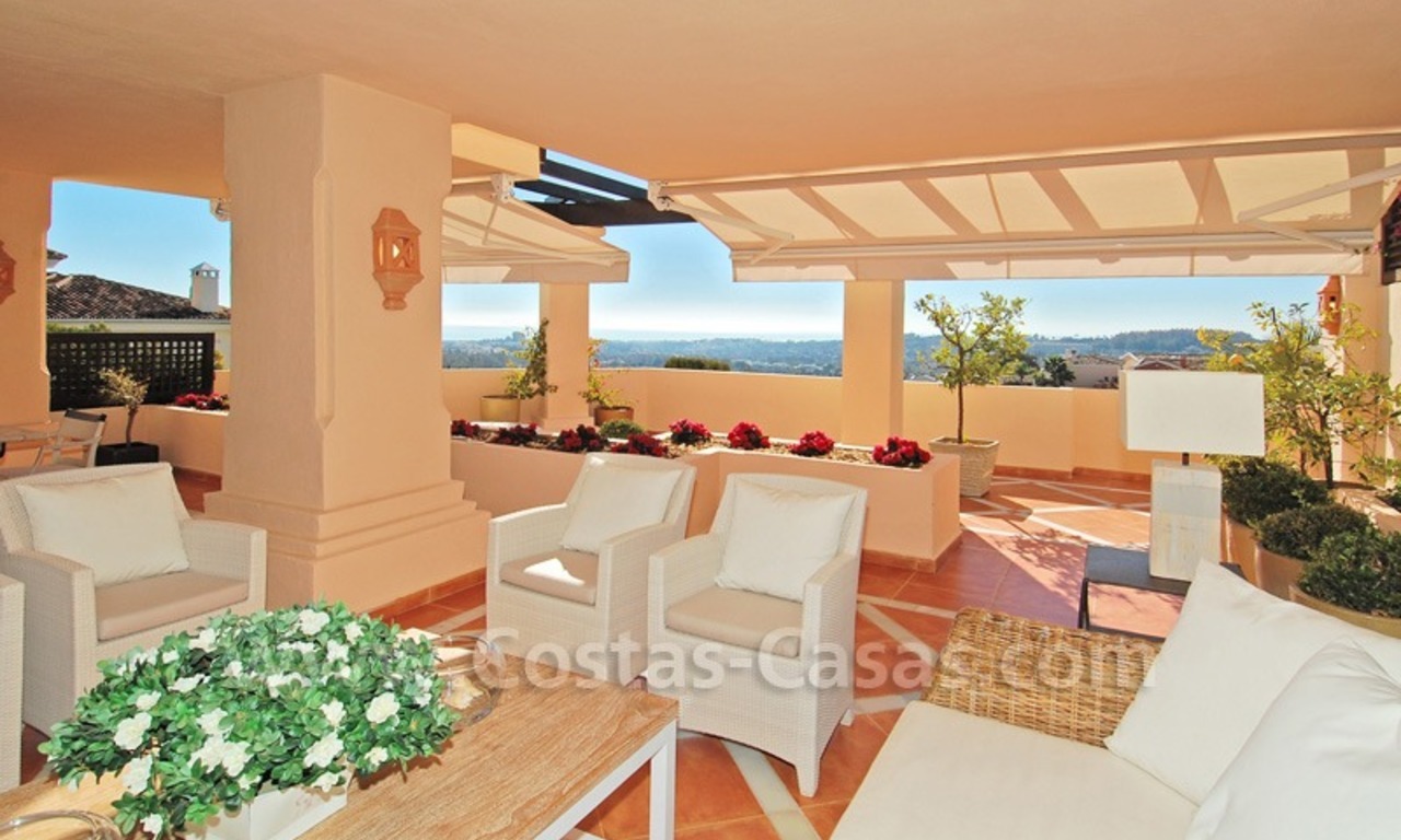 Large rez de chaussée élevé de luxe à vendre dans Nueva Andalucía - Marbella 0