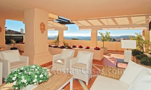 Large rez de chaussée élevé de luxe à vendre dans Nueva Andalucía - Marbella 