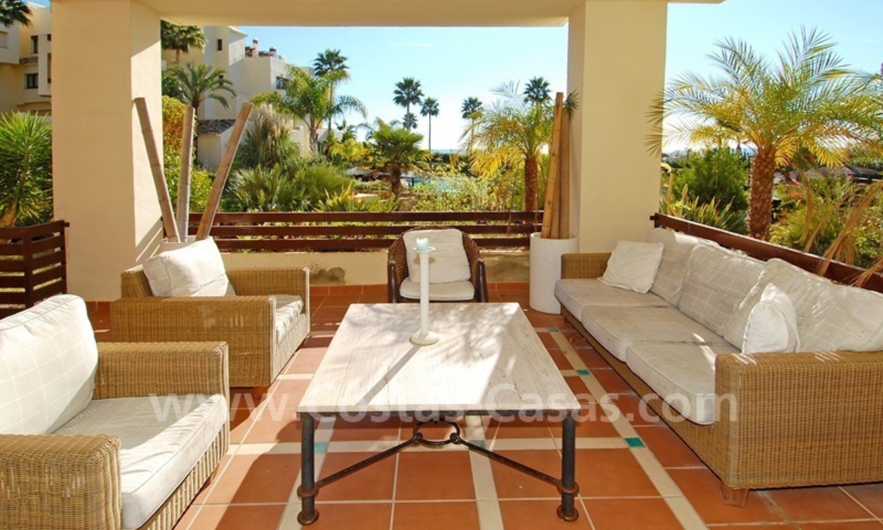 Appartements de luxe à vendre dans un complexe en première ligne de plage, sur la nouvelle Mille d' Or, Marbella - Estepona 1