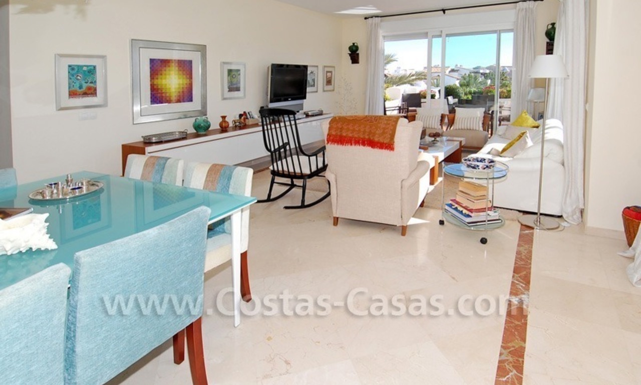  Appartement de plage luxueux en vente dans un complexe situé en face de la mer sur la nouvelle Mille d' Or, Marbella - Estepona 4