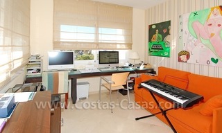  Appartement de plage luxueux en vente dans un complexe situé en face de la mer sur la nouvelle Mille d' Or, Marbella - Estepona 10