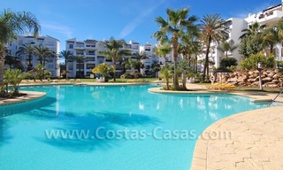  Appartement de plage luxueux en vente dans un complexe situé en face de la mer sur la nouvelle Mille d' Or, Marbella - Estepona 21
