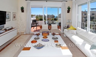  Appartement de plage luxueux en vente dans un complexe situé en face de la mer sur la nouvelle Mille d' Or, Marbella - Estepona 1
