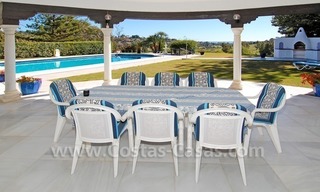 Villa en première ligne de golf de style andalou à vendre à Estepona - Marbella 6
