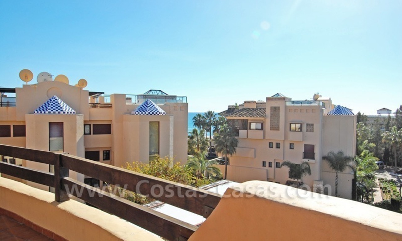 Penthouse de luxe près de la plage à vendre dans un complexe sur la nouvelle Mille d' Or, Marbella - Estepona 11
