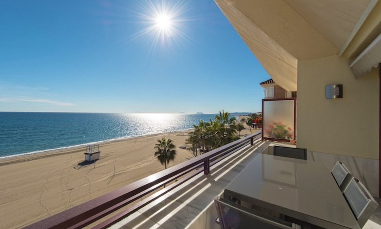 Appartements penthouses à vendre, en première ligne de plage à Estepona centre 11