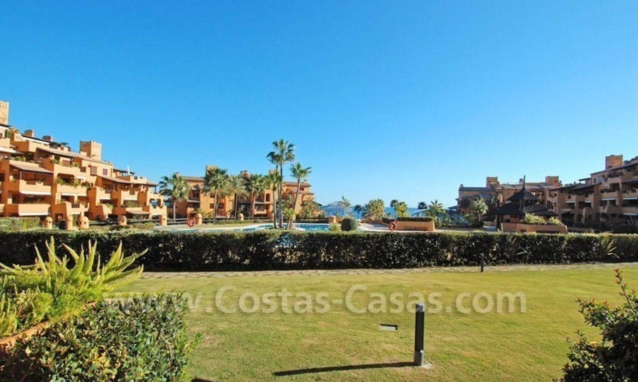 Appartement de plage luxueux à vendre dans un complexe en première ligne de plage, nouvelle Mille d' Or, Marbella - Estepona 0