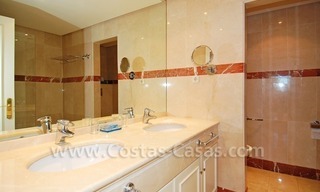 Appartement de luxe à vendre en première ligne de plage, dans un complexe sur la nouvelle Mille d' Or, Marbella - Estepona 14