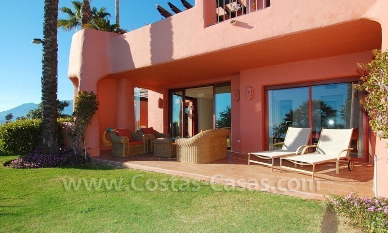 Appartement de luxe à vendre en première ligne de plage, dans un complexe sur la nouvelle Mille d' Or, Marbella - Estepona 2