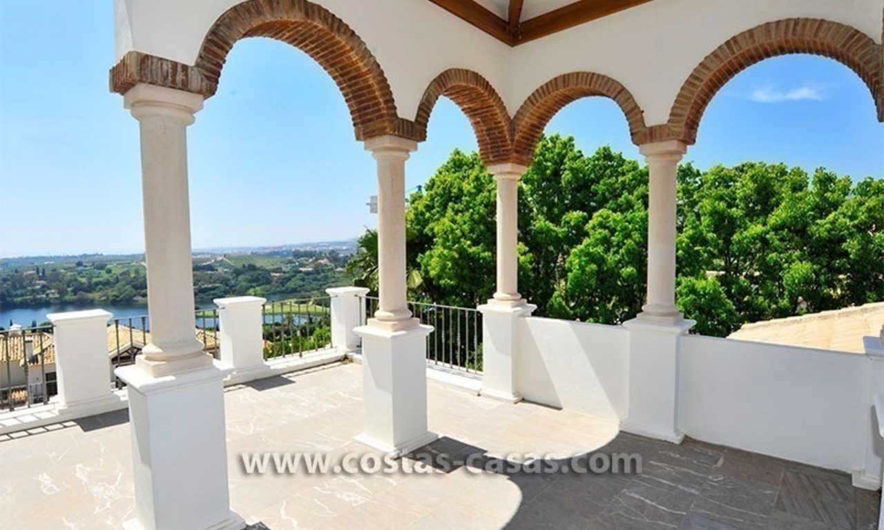 Villa contemporaine de luxe, de style andalou, à vendre dans un complexe de golf entre Marbella et Estepona 21