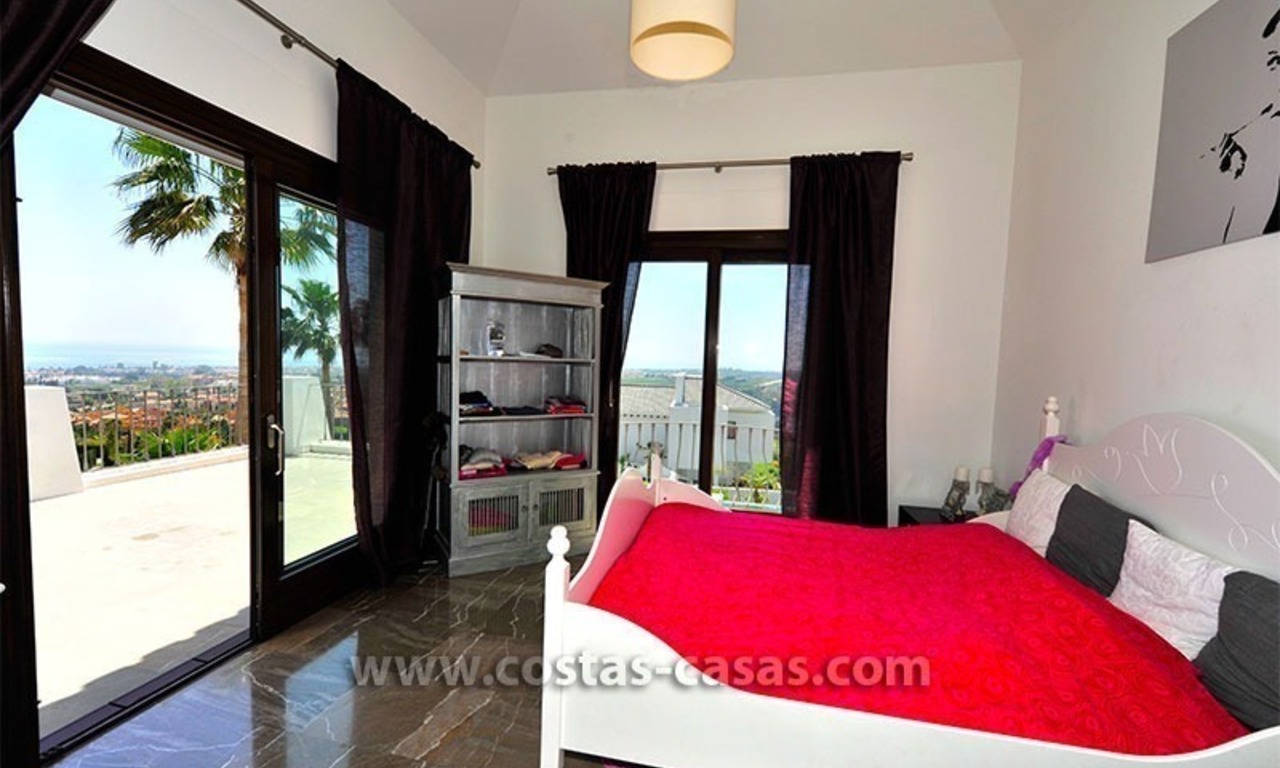 Villa contemporaine de luxe, de style andalou, à vendre dans un complexe de golf entre Marbella et Estepona 23