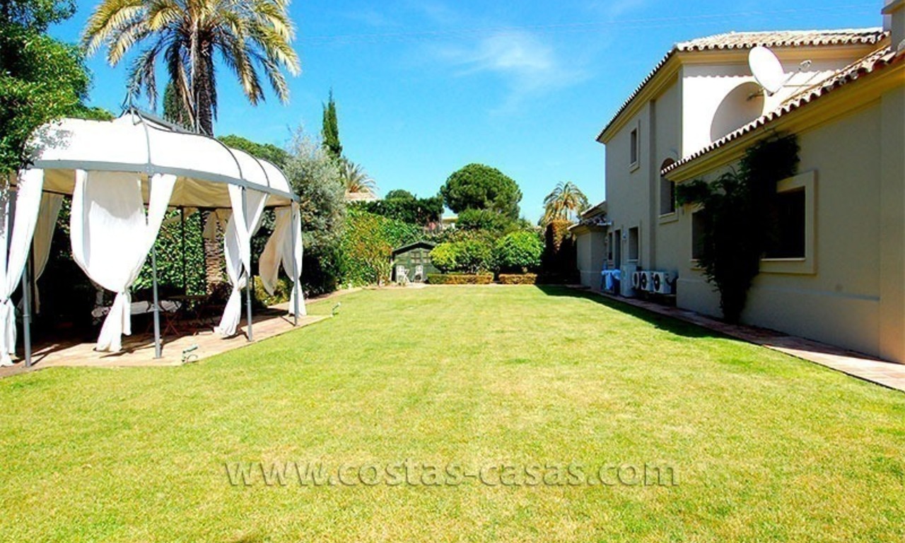 Villa de style andalouse à vendre à Estepona - Marbella 2