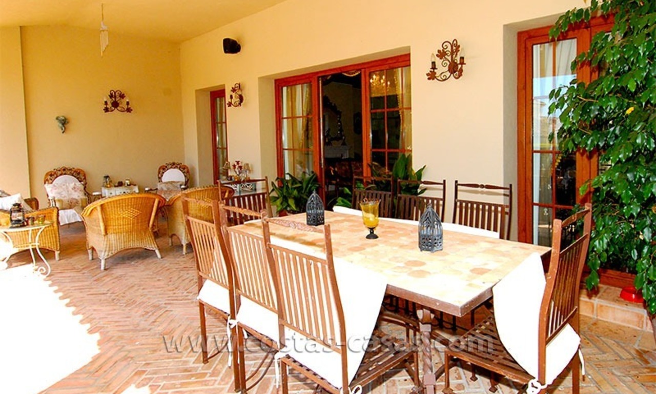 Villa de style andalouse à vendre à Estepona - Marbella 4