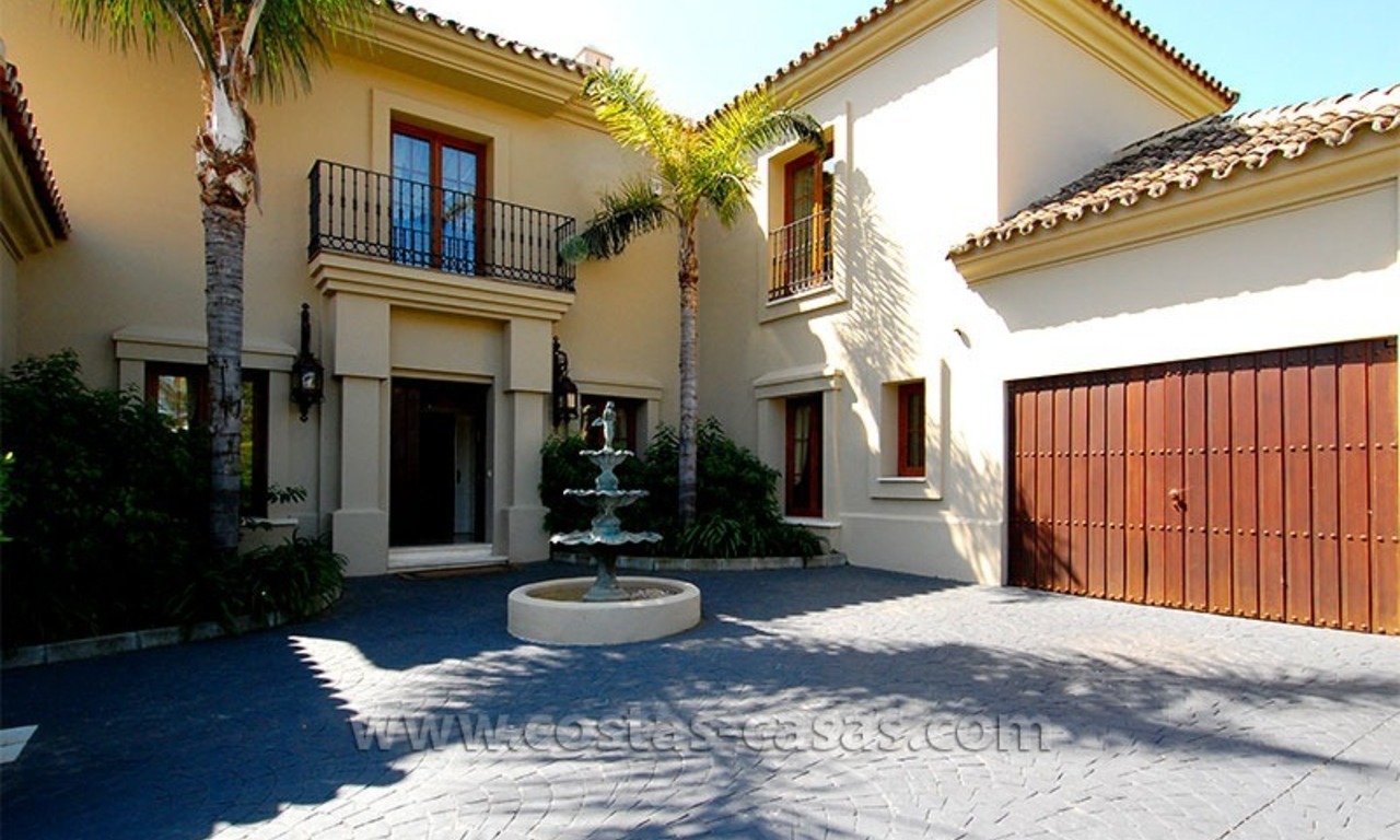 Villa de style andalouse à vendre à Estepona - Marbella 9