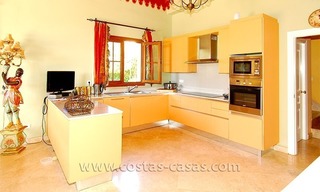 Villa de style andalouse à vendre à Estepona - Marbella 14