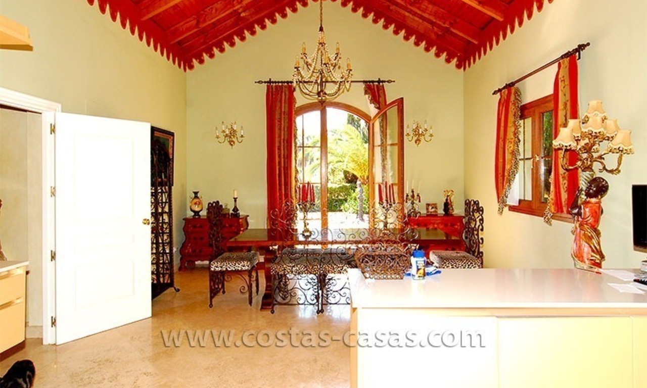 Villa de style andalouse à vendre à Estepona - Marbella 15