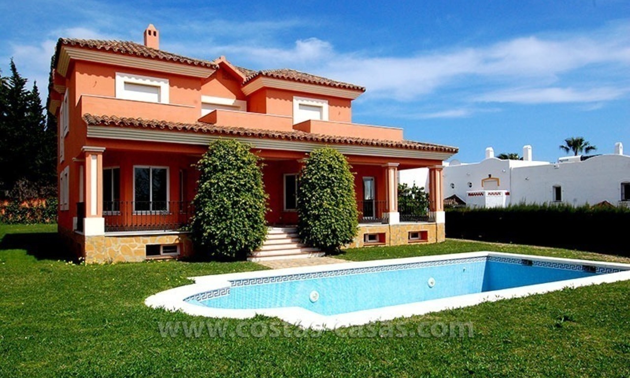 Opportunité!! Villa nouvellement construite à vendre sur la nouvelle Mille d' Or, Marbella - Estepona 1