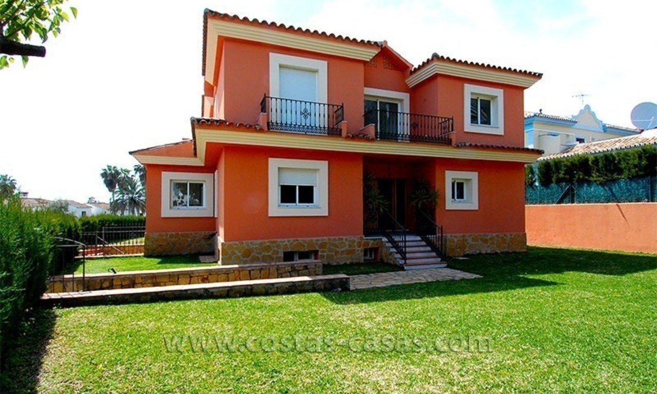 Opportunité!! Villa nouvellement construite à vendre sur la nouvelle Mille d' Or, Marbella - Estepona 2