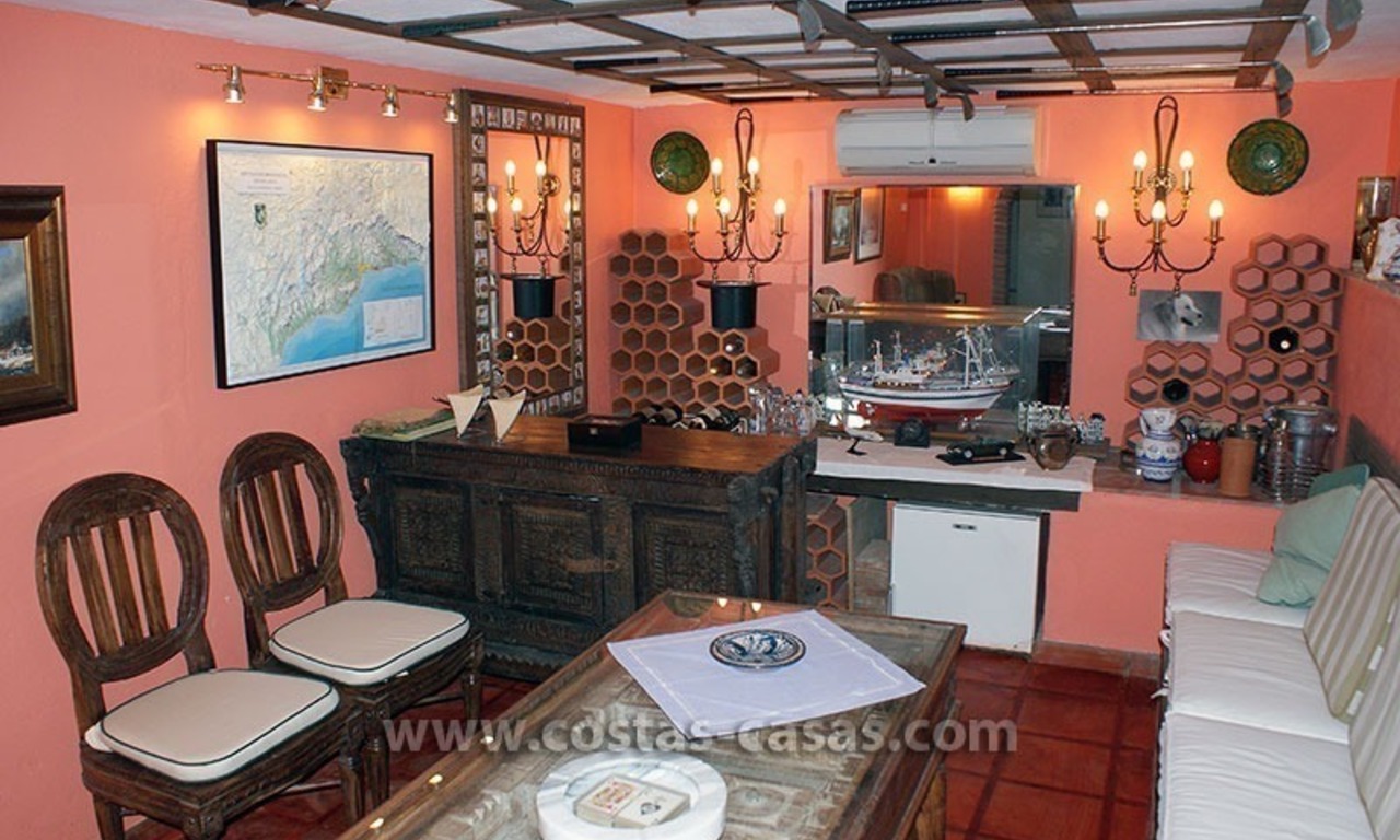 Villa de style andalou à vendre sur la Mille d' Or à Marbella 27