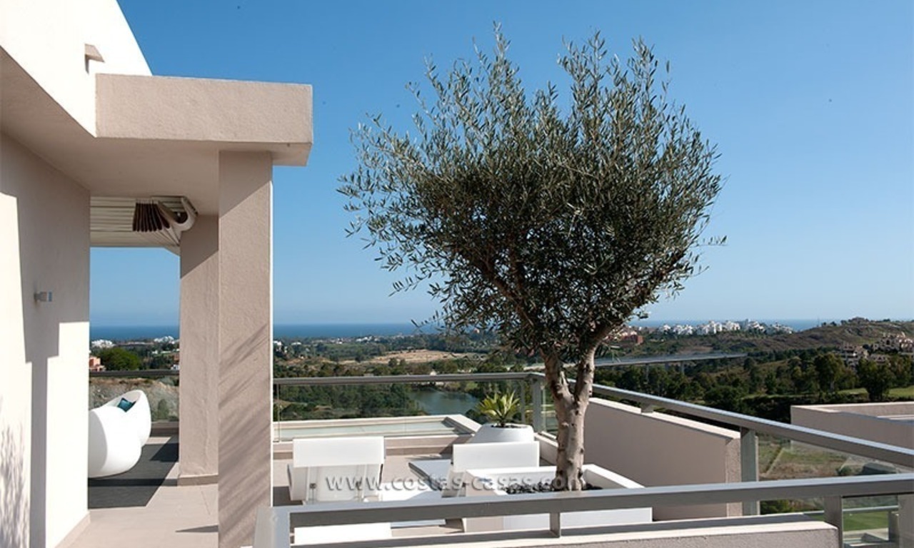 À louer: Nouveau, style contemporain luxueux, penthouse de vacances à Marbella - Benahavis sur la Costa del Sol 2