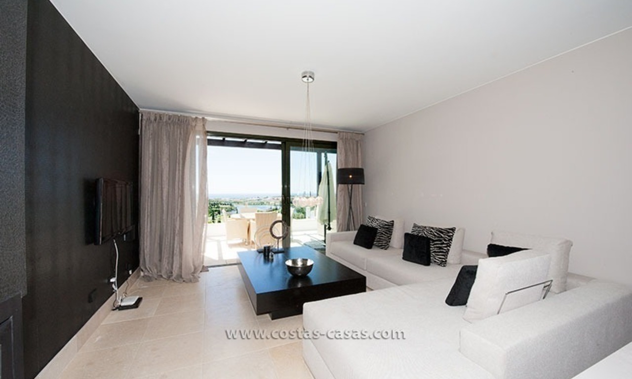 Nouvel appartement de luxe de style contemporain à louer à Marbella - Benahavis dans un complexe de golf sur la Costa del Sol 8
