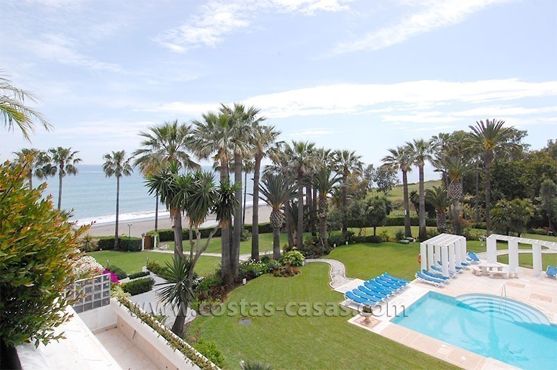 Penthouse de luxe à vendre en première ligne de plage dans un complexe exclusif sur la nouvelle Mille d' Or, Marbella - Estepona
