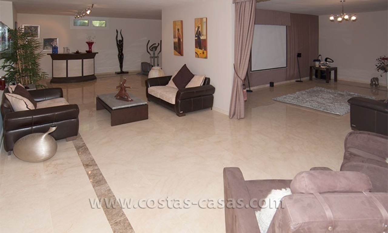 Villa moderne de luxe et de style andalou à vendre à Sierra Blanca, Marbella 47