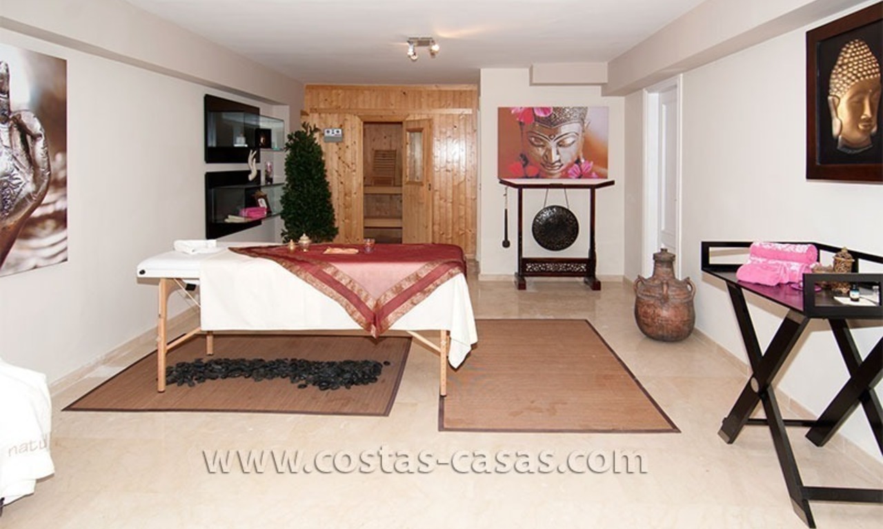 Villa moderne de luxe et de style andalou à vendre à Sierra Blanca, Marbella 37
