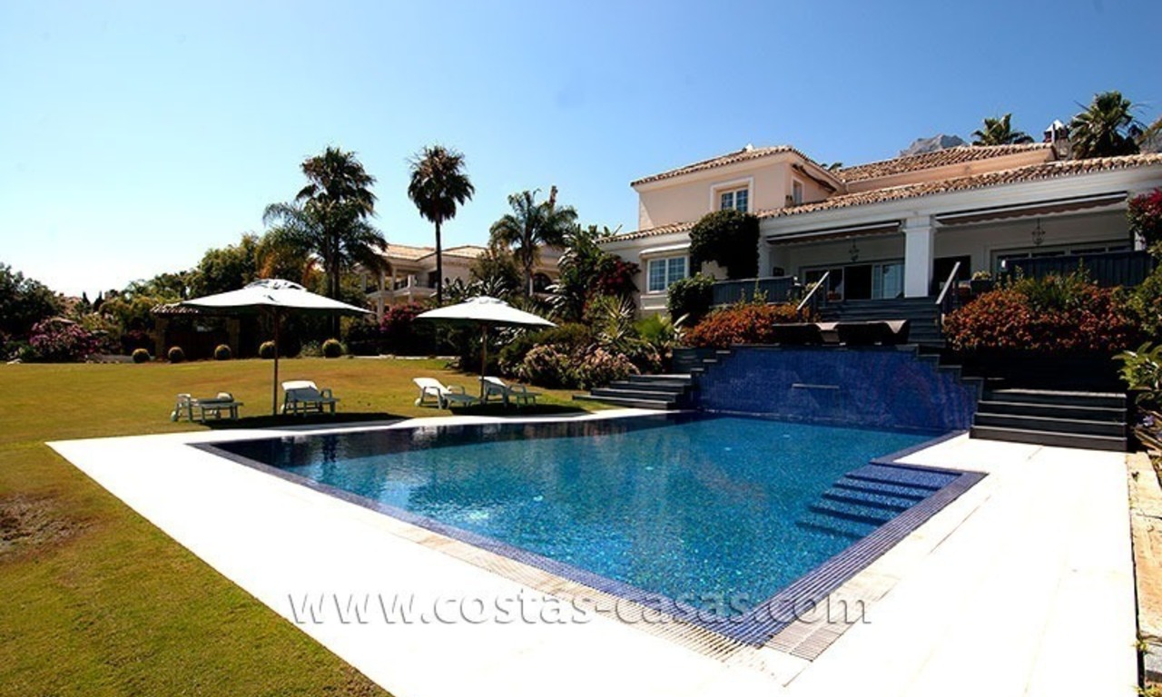 Villa moderne de luxe et de style andalou à vendre à Sierra Blanca, Marbella 1