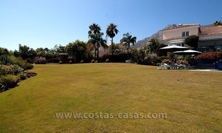 Villa moderne de luxe et de style andalou à vendre à Sierra Blanca, Marbella 4