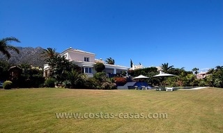 Villa moderne de luxe et de style andalou à vendre à Sierra Blanca, Marbella 3