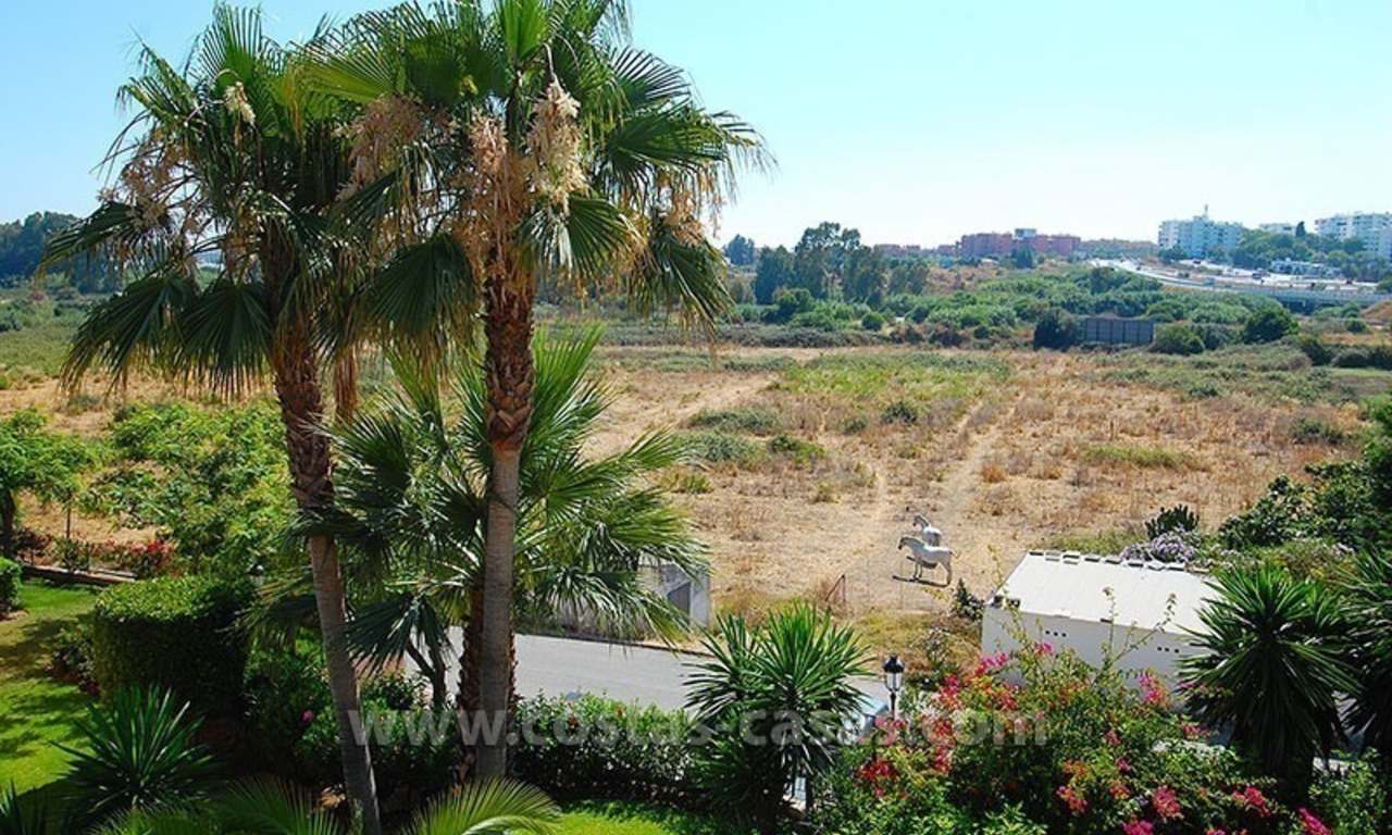 Opportunité! Appartement penthouse prêt de la plage à vendre, nouvelle Mille d' Or, Marbella - Estepona 2