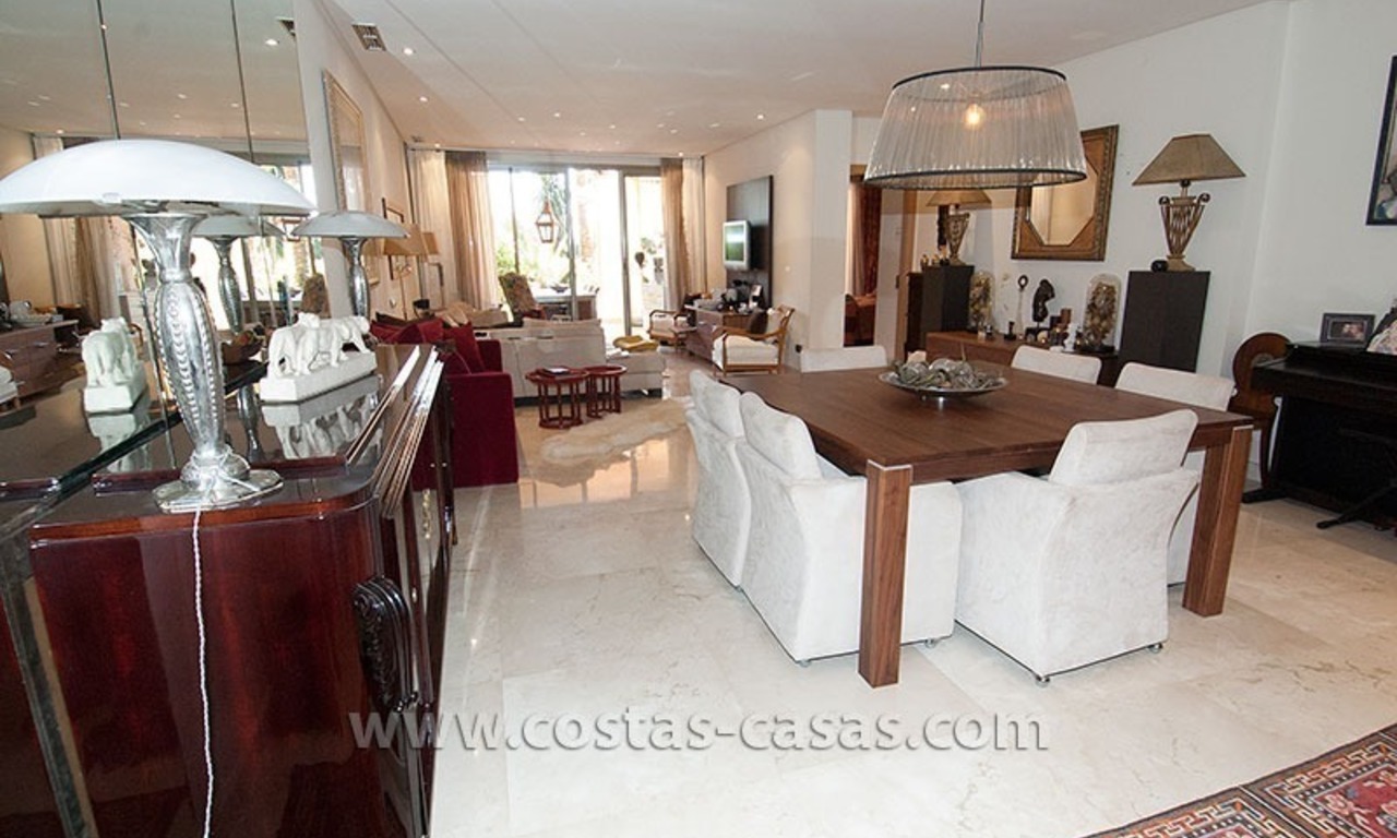 Appartement exclusif de luxe à acheter sur la Mille d' Or à Marbella 6