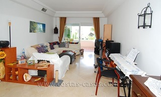 Appartement prêt de la mer en vente dans un complexe en première ligne de plage, Nueva Milla de Oro, Marbella - Estepona 2